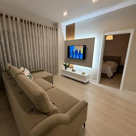 Apartman Clint's Seaside Retreat - Modern With Veranda